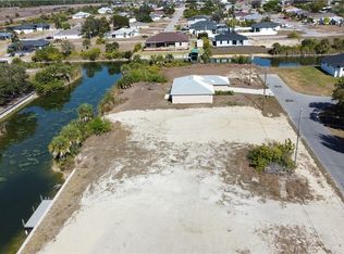 1906 NE 13th Pl, Cape Coral, FL 33909