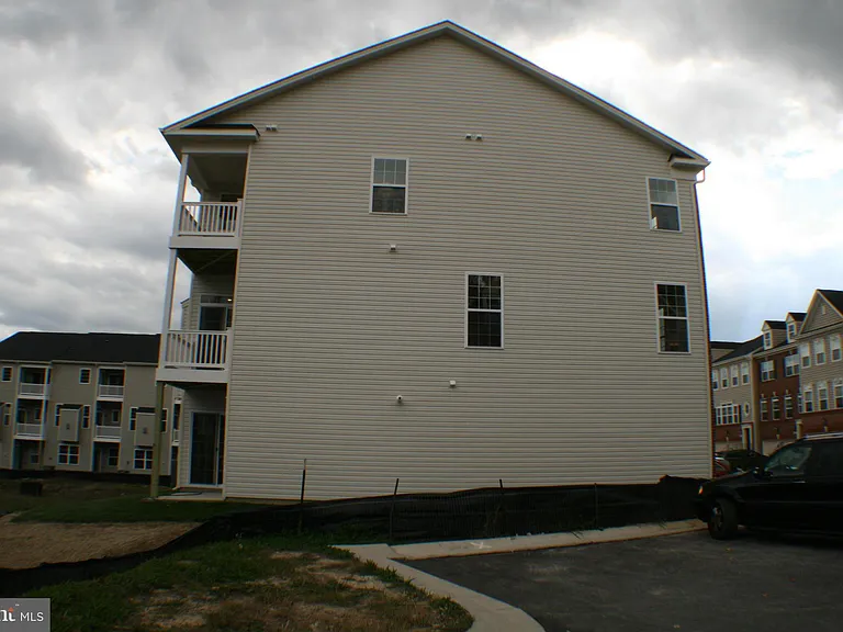 1610 Sun High Ter — Photo 22