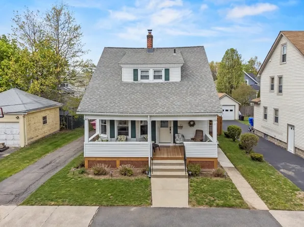 102 Larkspur St, Springfield, MA 01108