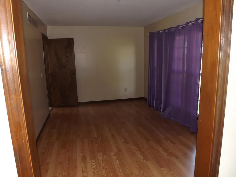 2111 SE Powell Rd — Photo 10