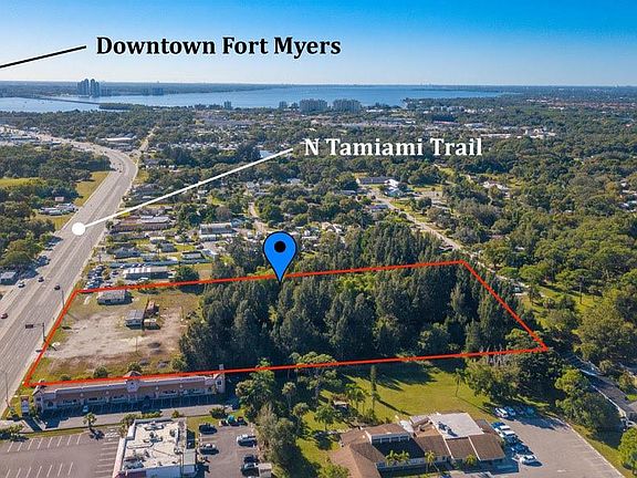 2nd image of 1585 N Tamiami Trl