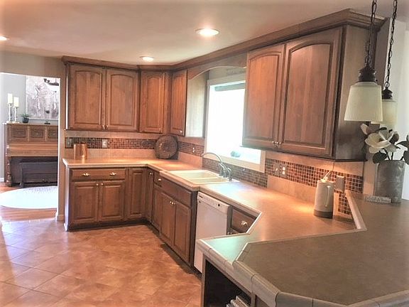 3rd image of 3523 Lexington Way