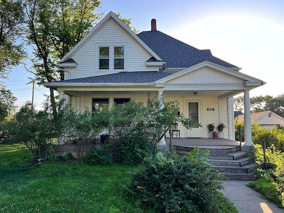 1st image of 604 S California St