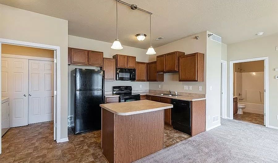 1st image of 1815 SW White Birch Cir Unit 1
