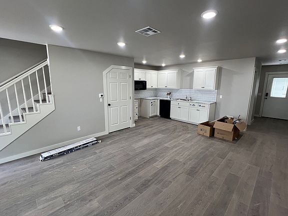 4th image of 521 N Florence Ave #A