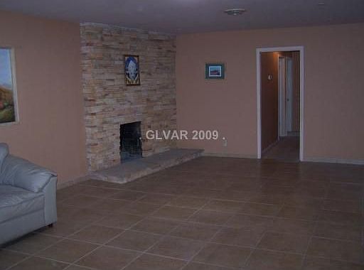 3rd image of 2600 W Oakey Blvd