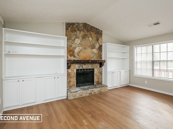3rd image of 643 Inland Way NW