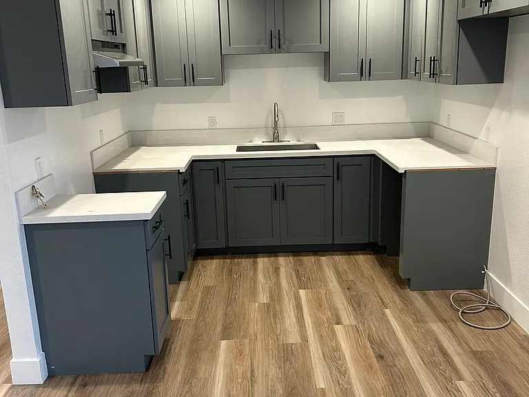 8437 Stewart And Gray Rd #B — Photo 6