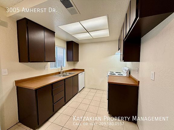 4th image of 3005 Amherst Dr