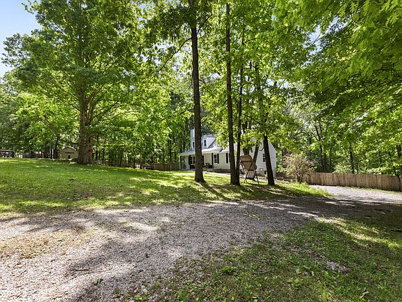 5th image of 206 Brookwood Dr