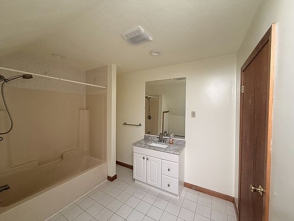 5th image of 188 N Franklin St #2-R