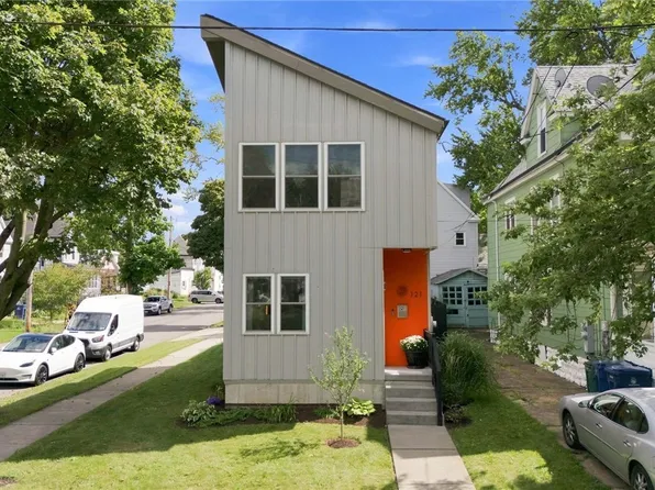 121 School St, Buffalo, NY 14213