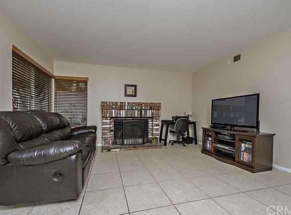 4th image of 2381 Bloomfield Ln