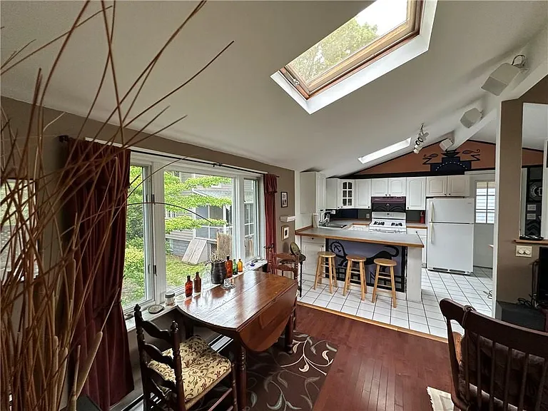 58 Beach St — Photo 11