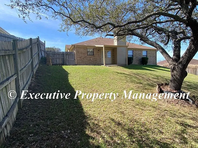 917 Whirlaway Dr — Photo 25