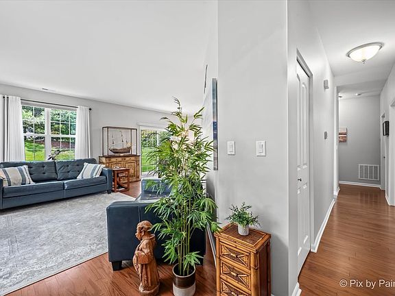4th image of 1598 Hannah Ln #1598