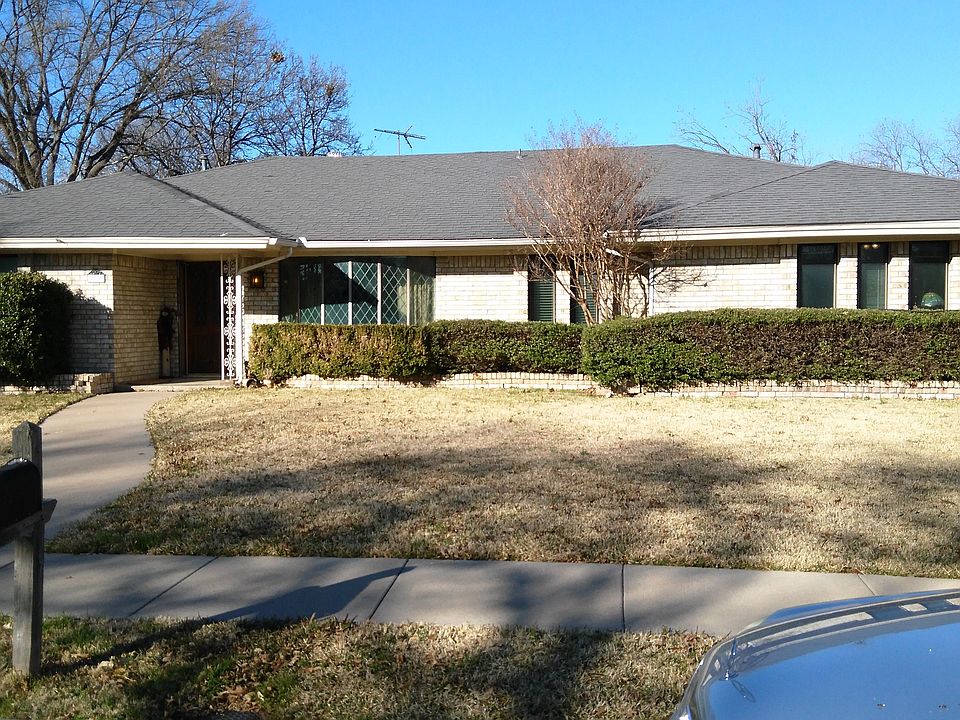 1st image of 2517 Westridge Dr