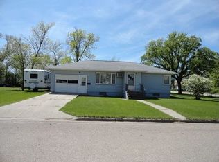 326 W 3rd St, Miller, SD 57362