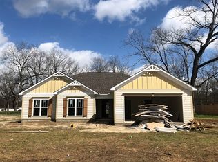 316 Buck Run Dr, Leesburg, GA 31763