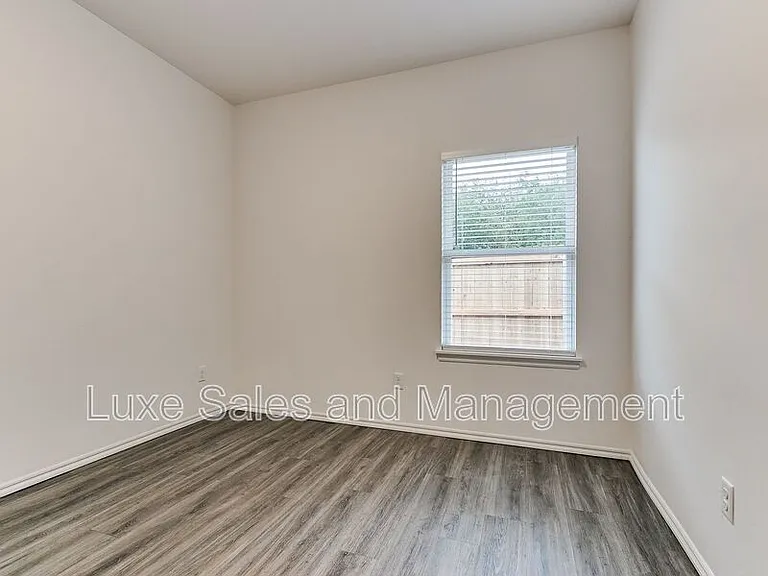 8012 NW 110th Dr — Photo 22
