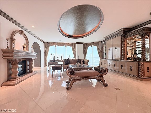 4th image of 2857 Paradise Rd Unit Penthouse 2904