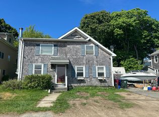 105 King Philip Ave, Bristol, RI 02809