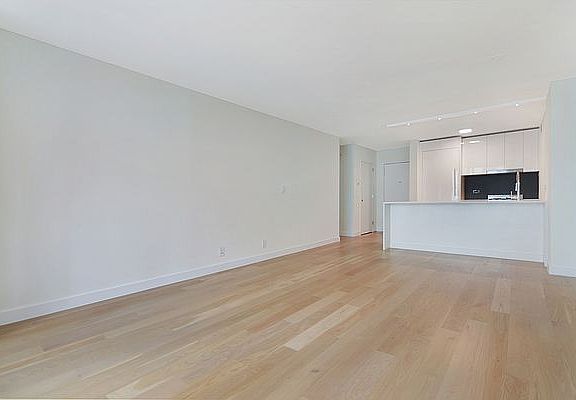 4th image of 301 W 53rd St APT 23J
