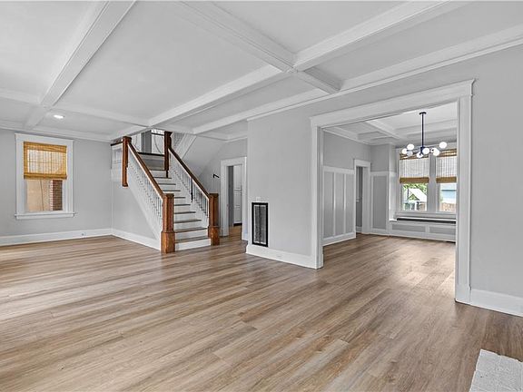 4th image of 4610 Colonial Ave