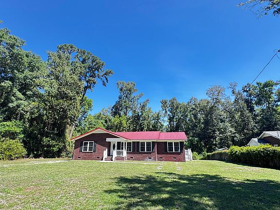 3rd image of 202 Josie Dr