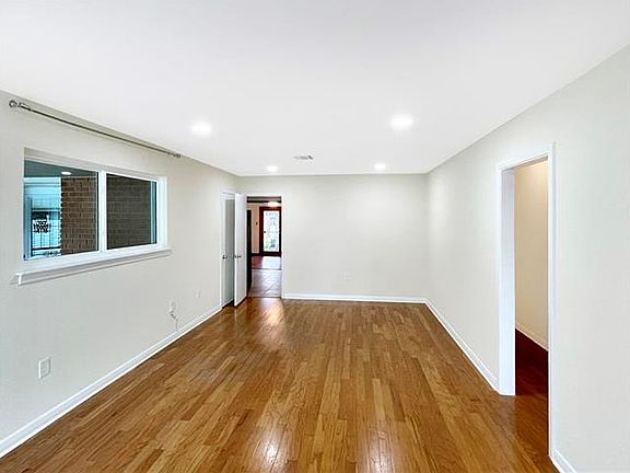 2nd image of 1015 Homestead Ave