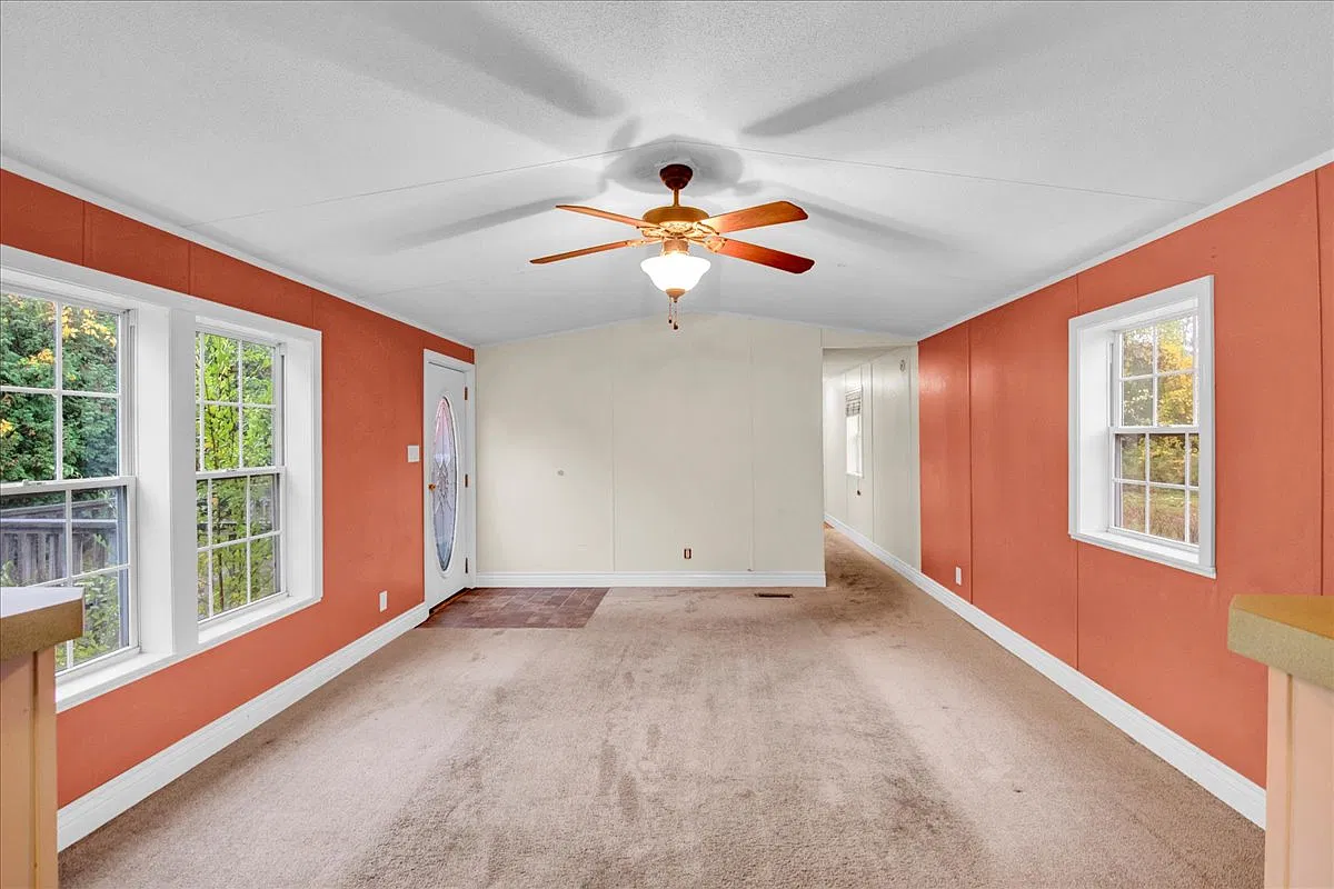 2 bed, 1064 sqft, $1,900 — Photo 4