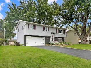 2015 Revere St, Freeport, IL 61032