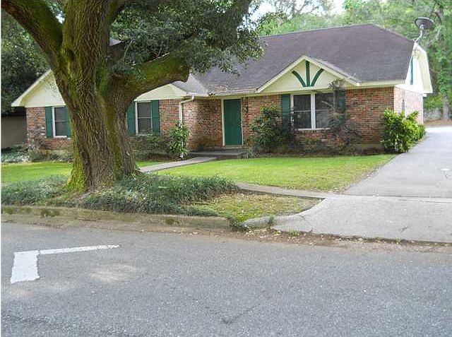 1st image of 4221 Woodcliff Dr S