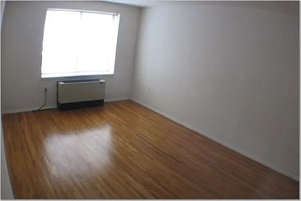 Rented by 4 Points Properties | media 45