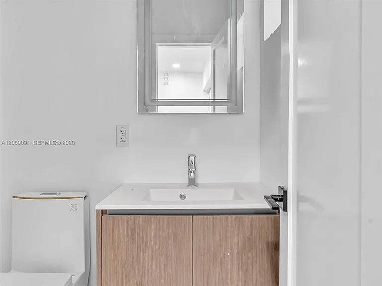11900 N Bayshore Dr #104 — Photo 25