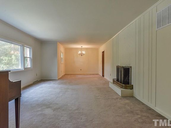 5th image of 312 N Estes Dr