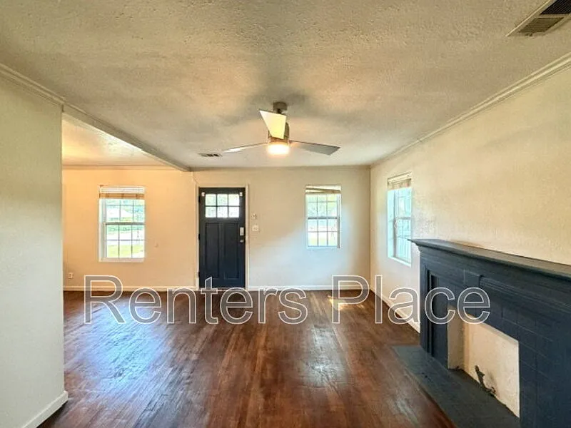 4 bed, 3.0 bath, 1848 sqft, $1,695 — Photo 3