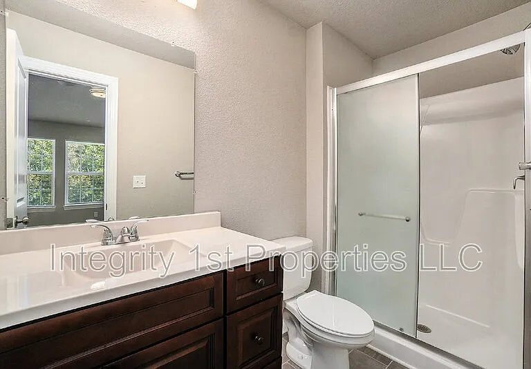 6303 NE 44th St — Photo 17
