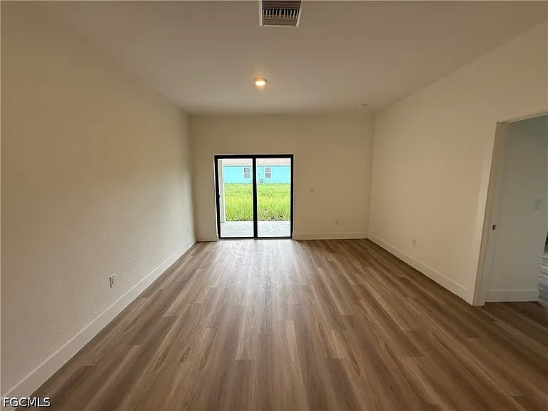 227 Ivan Ave S — Photo 12