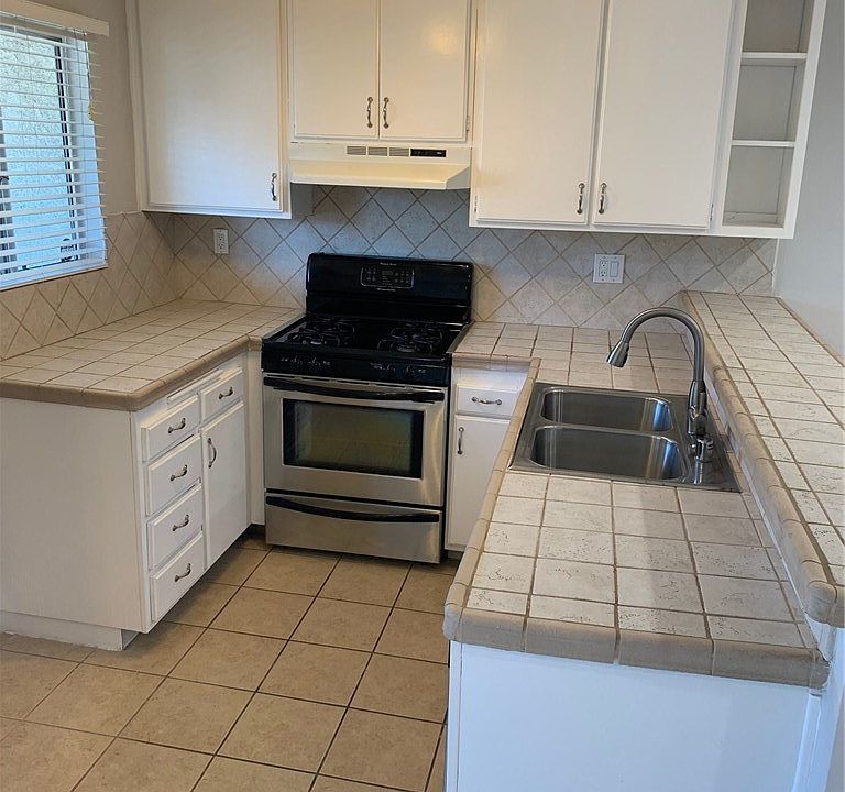 1st image of 18530 Hatteras St Unit 325