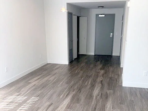 33 South Third — Photo 25