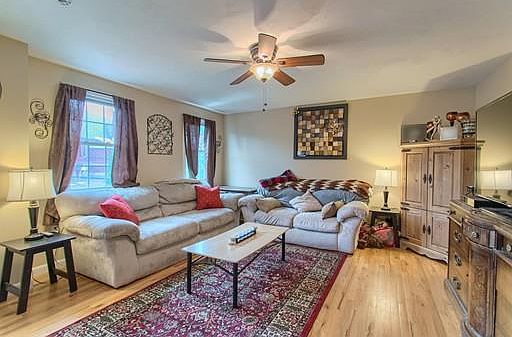 2nd image of 176 Daniels St