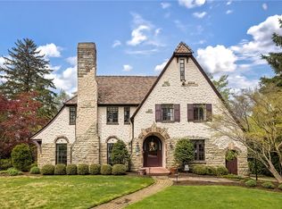 370 W Arlington Rd, Erie, PA 16509