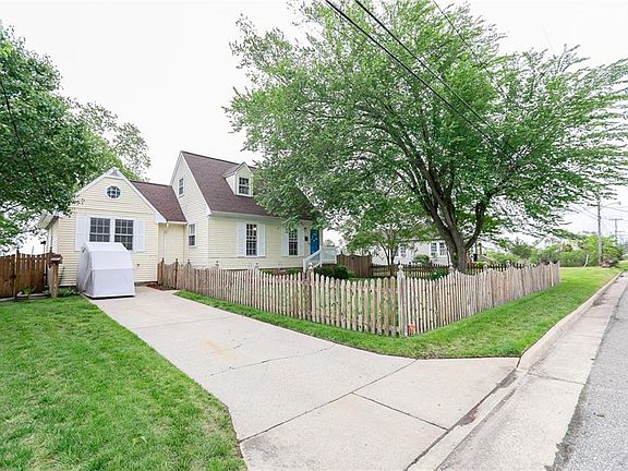 3rd image of 1401 Poquoson Ave