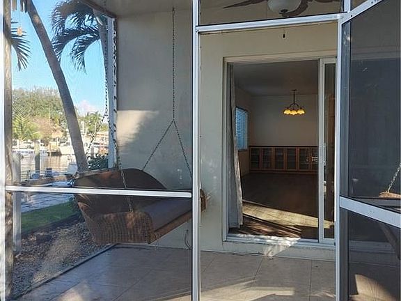 5th image of 1535 SE 15th St APT 110
