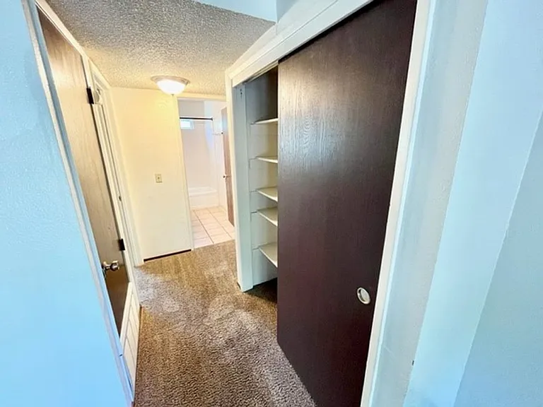 Mansion Apartments — Photo 6