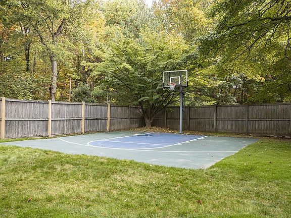 5th image of 10 Millstone Ln