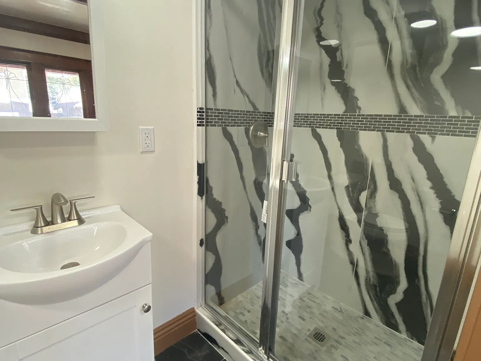 Studio, 300 sqft, $1,600 — Photo 4