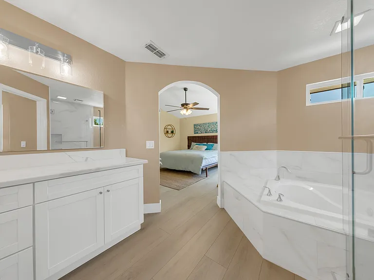 8024 Caymus Dr — Photo 32