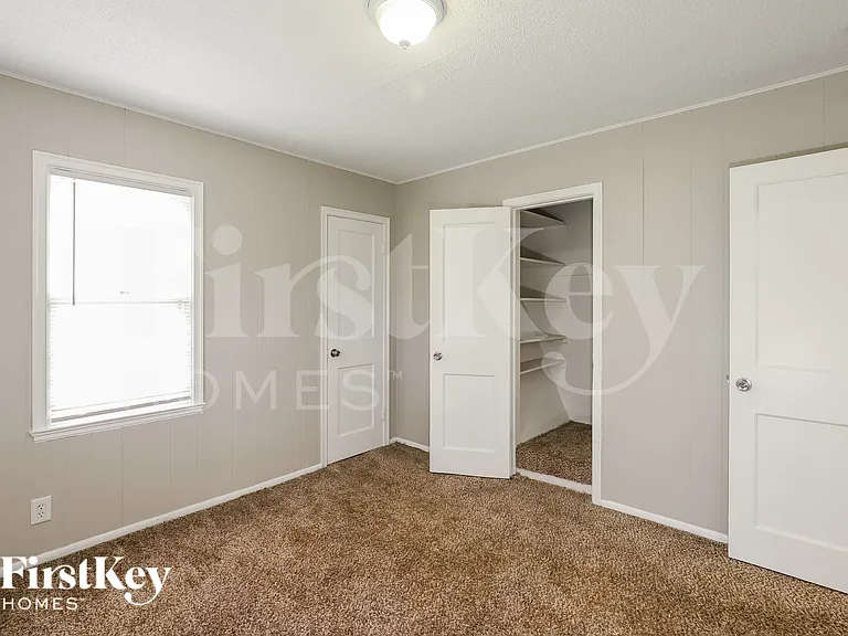 9005 E 68th Ter — Photo 11